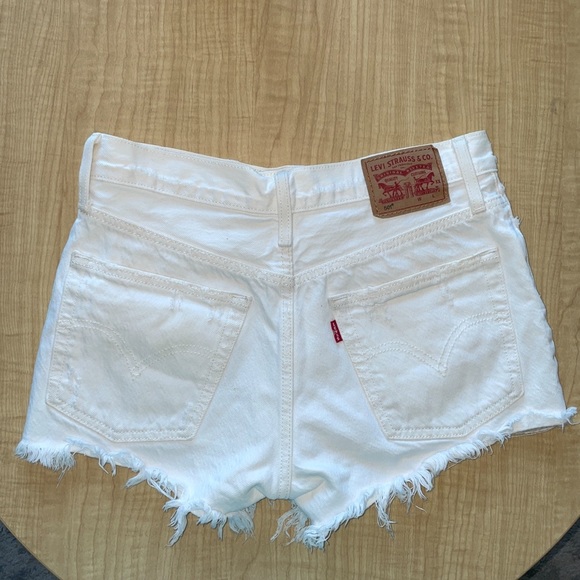 levi’s high rise denim shorts - Picture 3 of 4